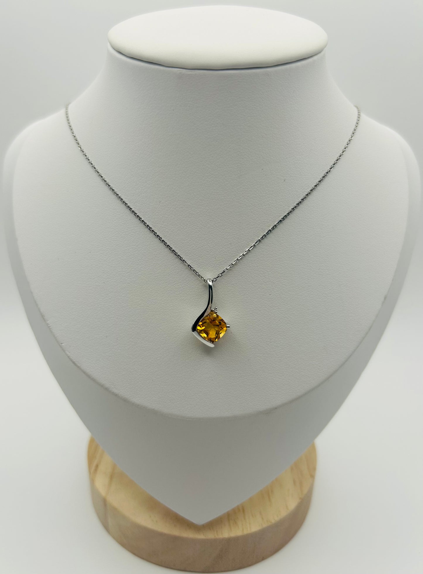 Citrine Pendant in 14K White Gold
