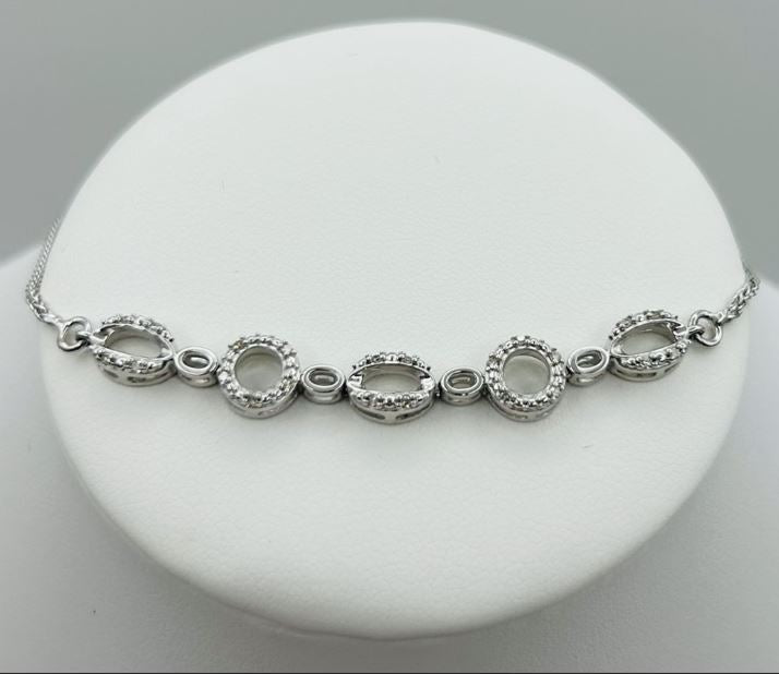 Diamond Circle Bolo Bracelet (.10pts t.w.) in Sterling Silver