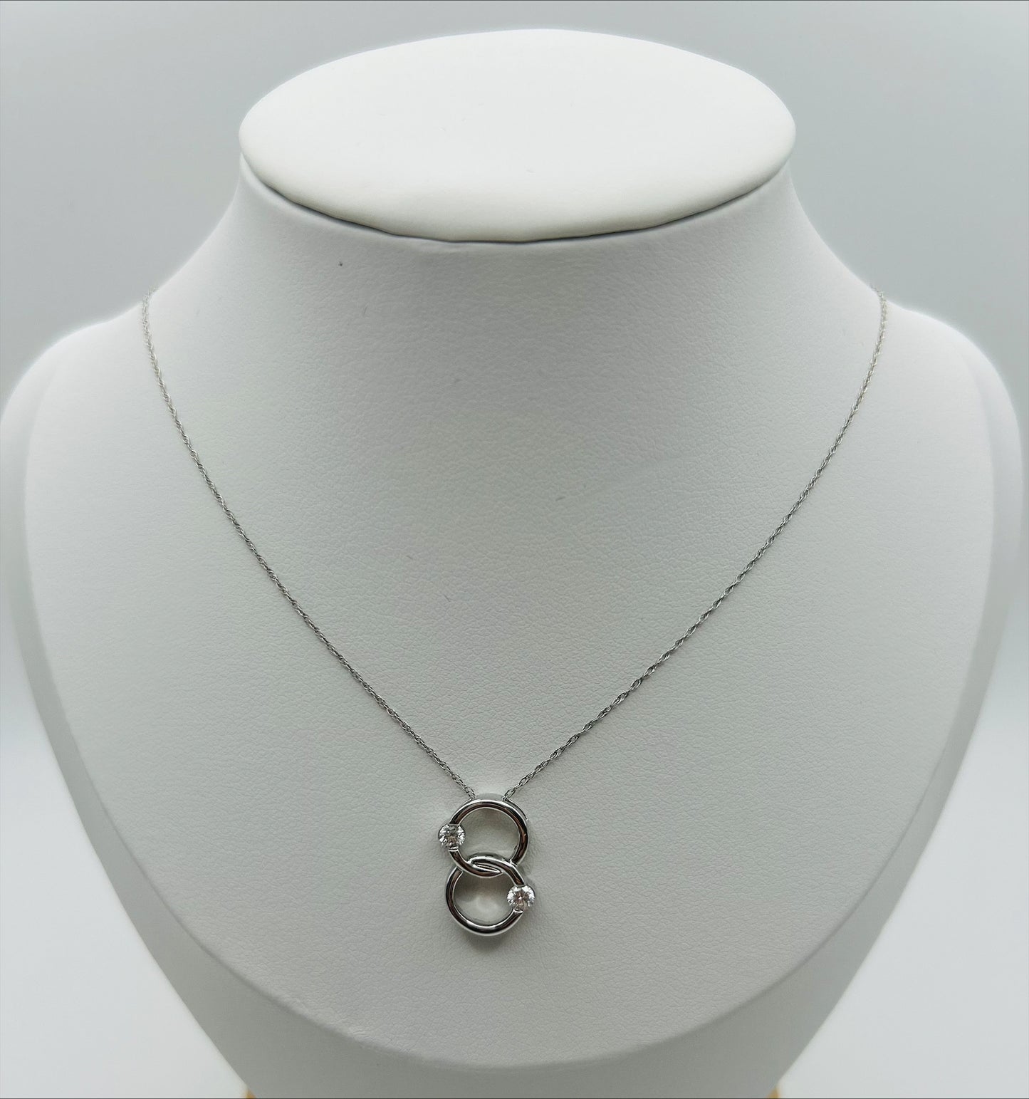 Connected Circles Pendant (.20pts t.w.) in 14kt White Gold