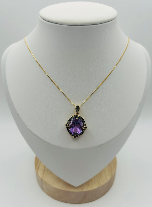 Antique Amethyst & Diamond Pendant (.25pts t.w.) in 10K Yellow Gold