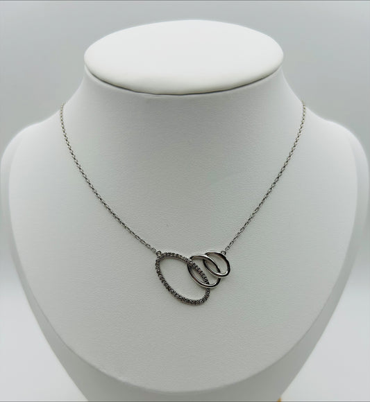 Interlocking Circles Pendant (.16pts t.w.) in Sterling Silver